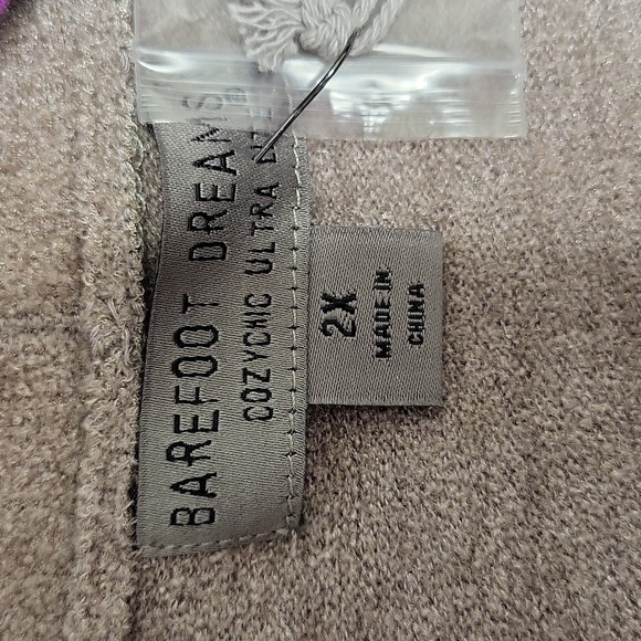 Barefoot Dreams Cardigan - Picture 5 of 9